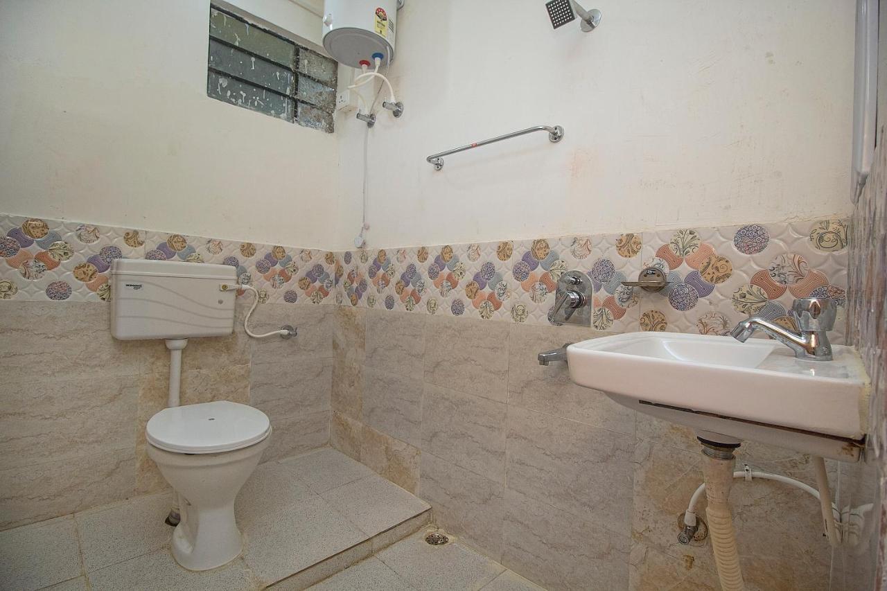 Oyo 15721 Simrat Hotel Panchanai ภายนอก รูปภาพ