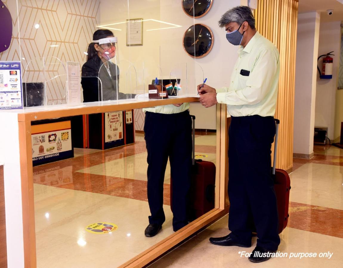 Oyo 15721 Simrat Hotel Panchanai ภายนอก รูปภาพ